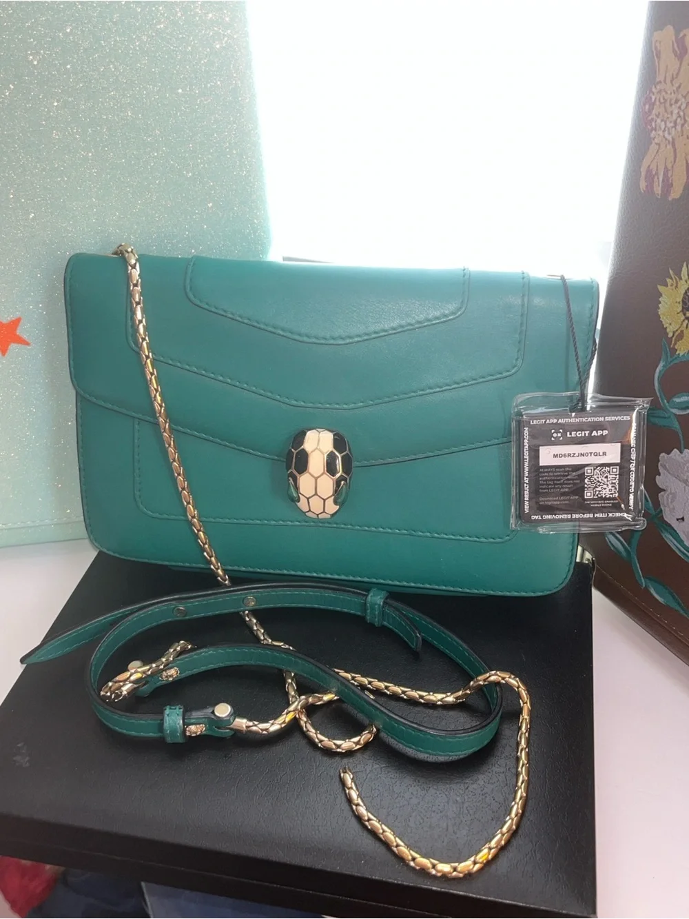 Elegant Green Leather Crossbody with BROKEN Gold Chain and Serpent Clasp - Picture 9 of 9